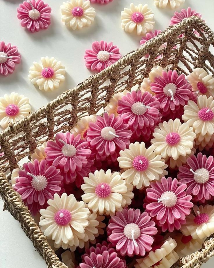 Why Daisy Candles Are Trending in India🌼