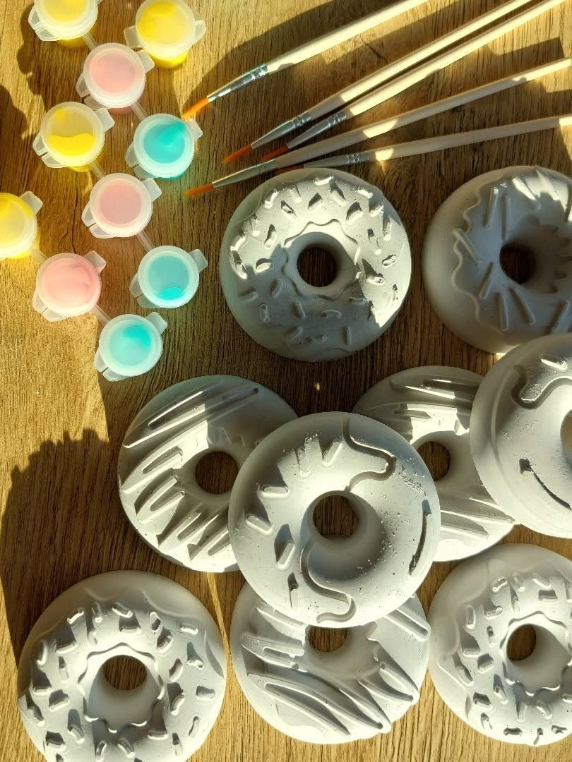 Donuts DIY Painting Kit 🍩🎨 (Box of 6 Donuts)